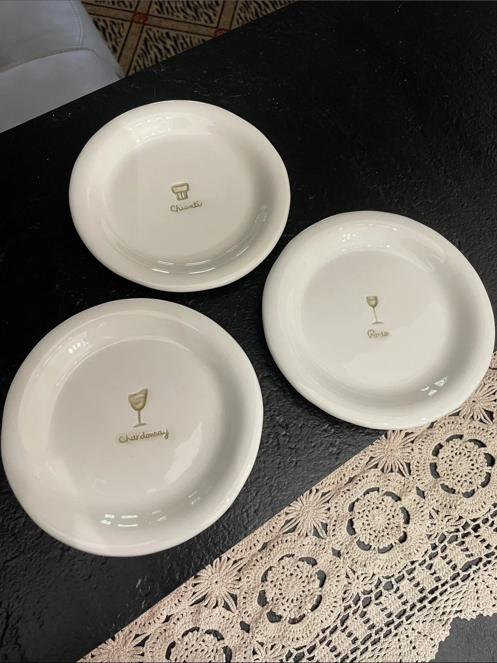 WilliamsSonomaChianti, Porto& Chardonnay White Ceramic Appetizer Plates-Set of 3